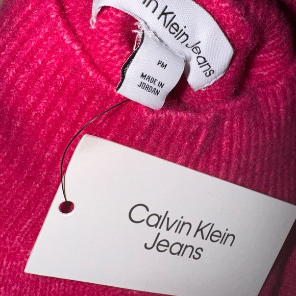 Calvin Klein - Picture 3 of 3